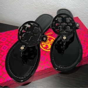 Tory Burch Miller Sandals Patent Perfect Black Leather Womens 9 NEW